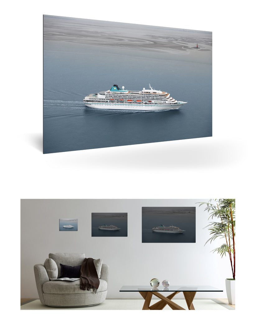 Bremerhaven, Deutschland mit MS Amera