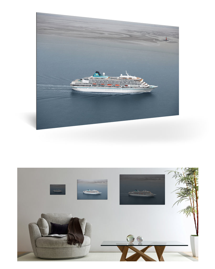 Bremerhaven, Deutschland mit MS Amera