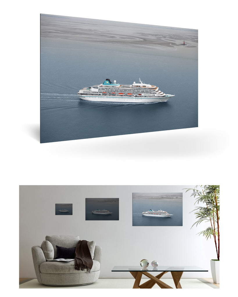 Bremerhaven, Deutschland mit MS Amera