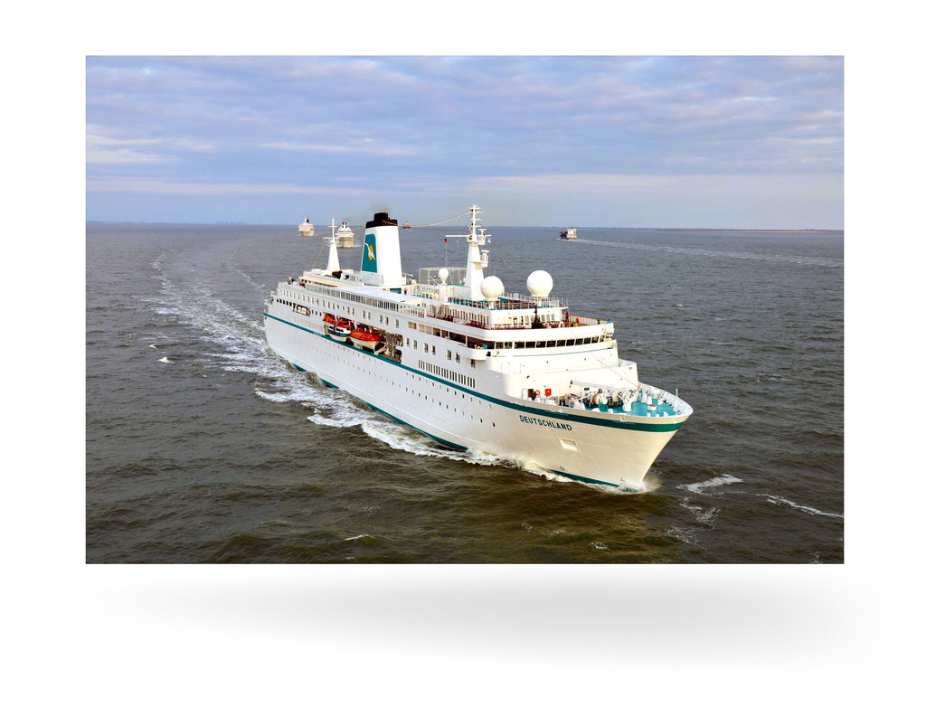 Bremerhaven, Deutschland mit MS Deutschland