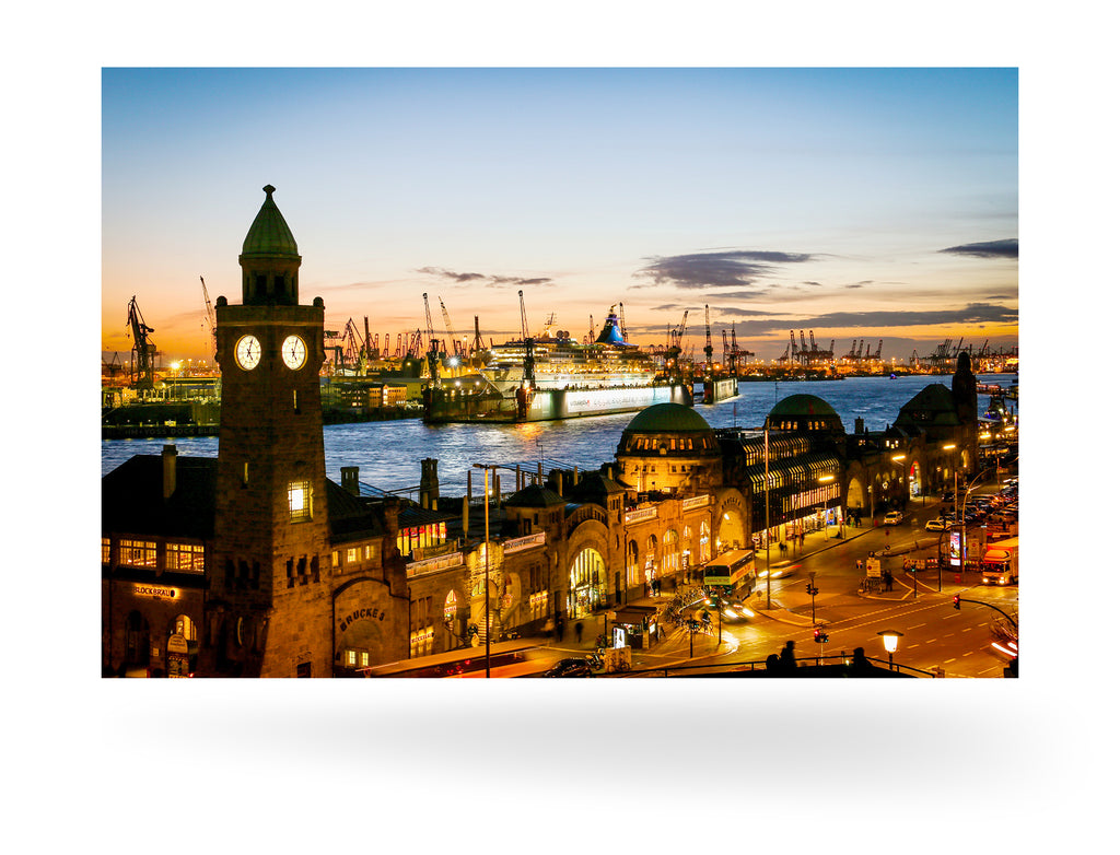 Hamburg, Deutschland mit MS Artania