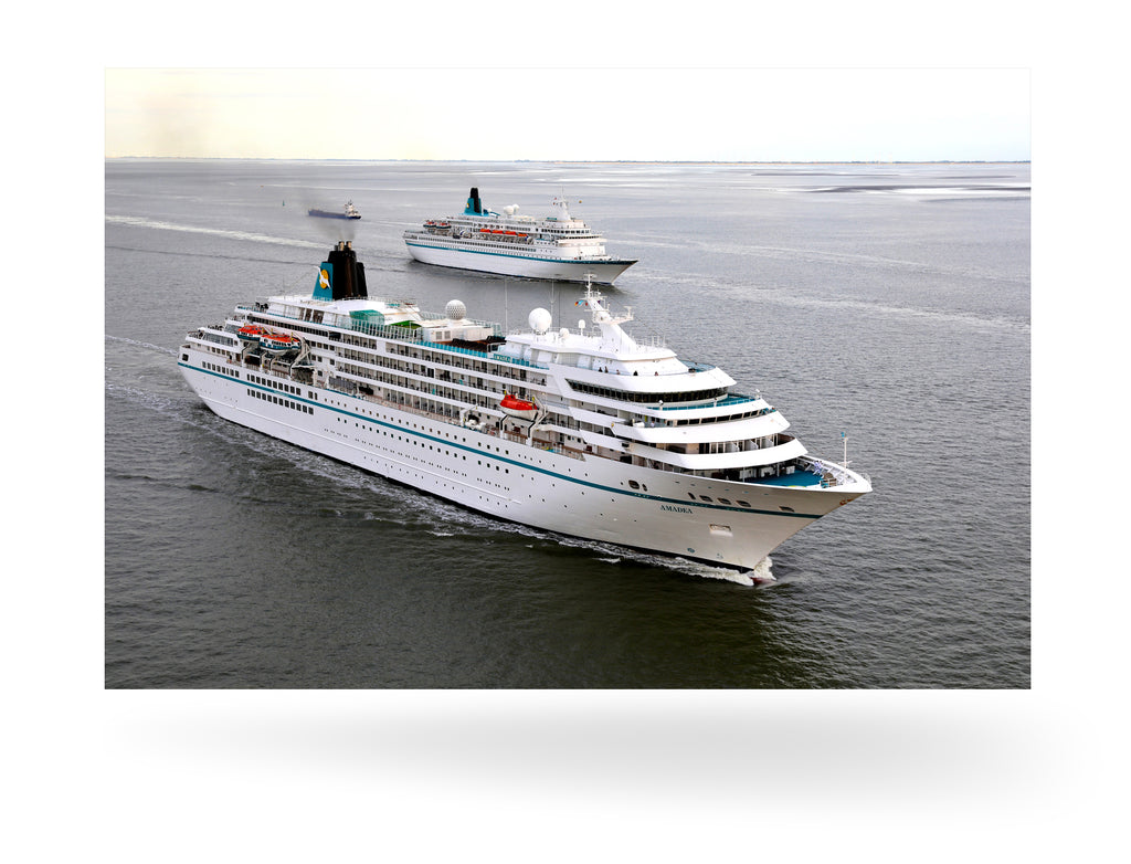Bremerhaven, Deutschland mit MS Amadea und MS Albatros