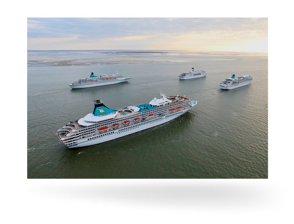 Bremerhaven, Deutschland mit Phoenix Reisen Flotte