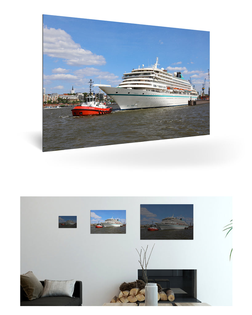 Hamburg, Deutschland mit MS Amera