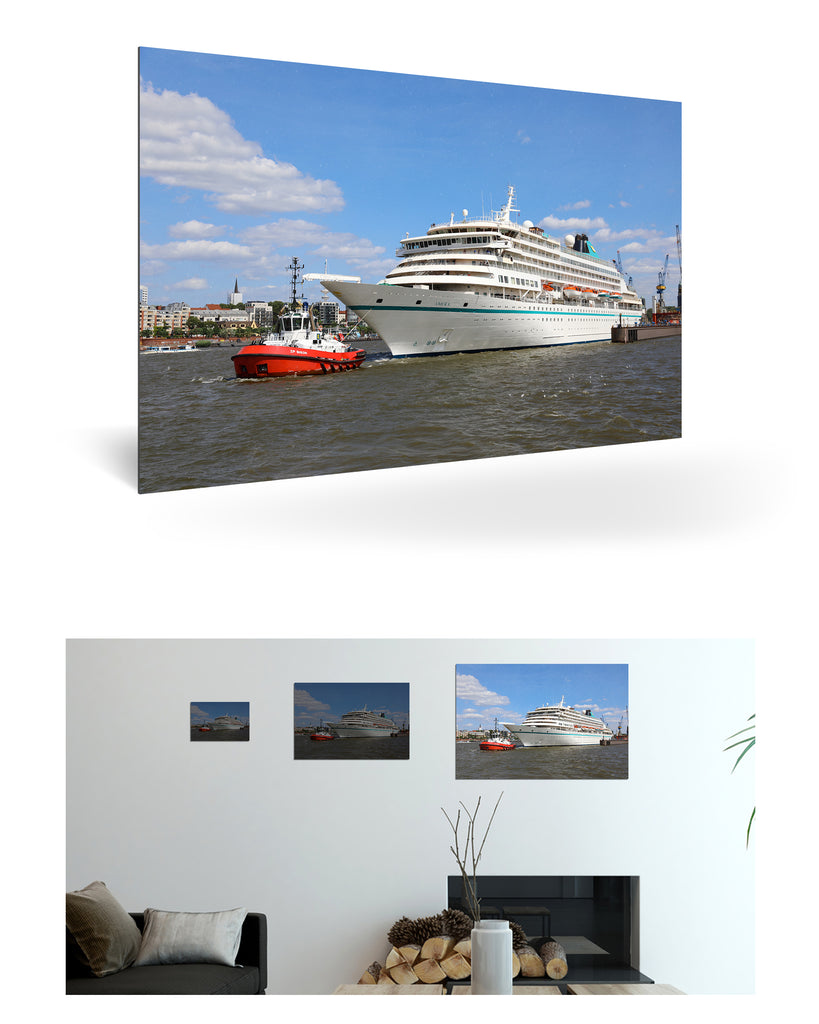 Hamburg, Deutschland mit MS Amera