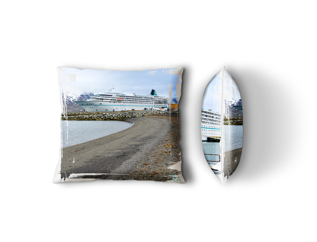 MS Amadea _ Longyearbyen, Norwegen