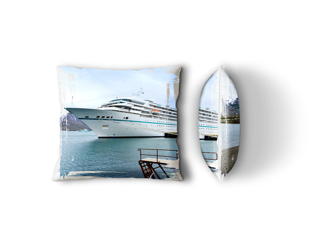 MS Amadea _ Longyearbyen, Norwegen