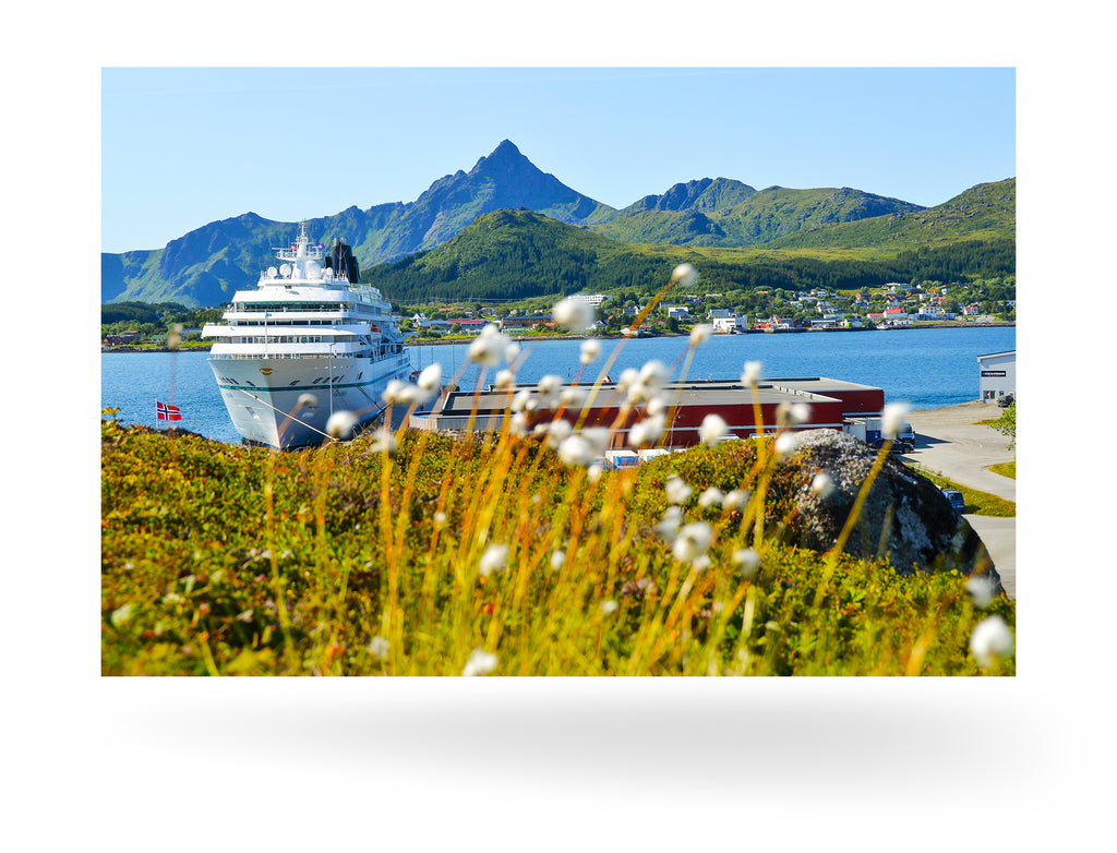 Leknes, Norwegen mit MS Amadea