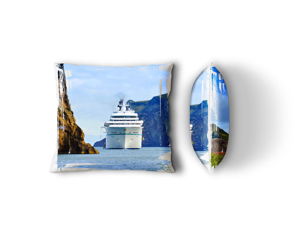 MS Amadea _Heimaey, Island