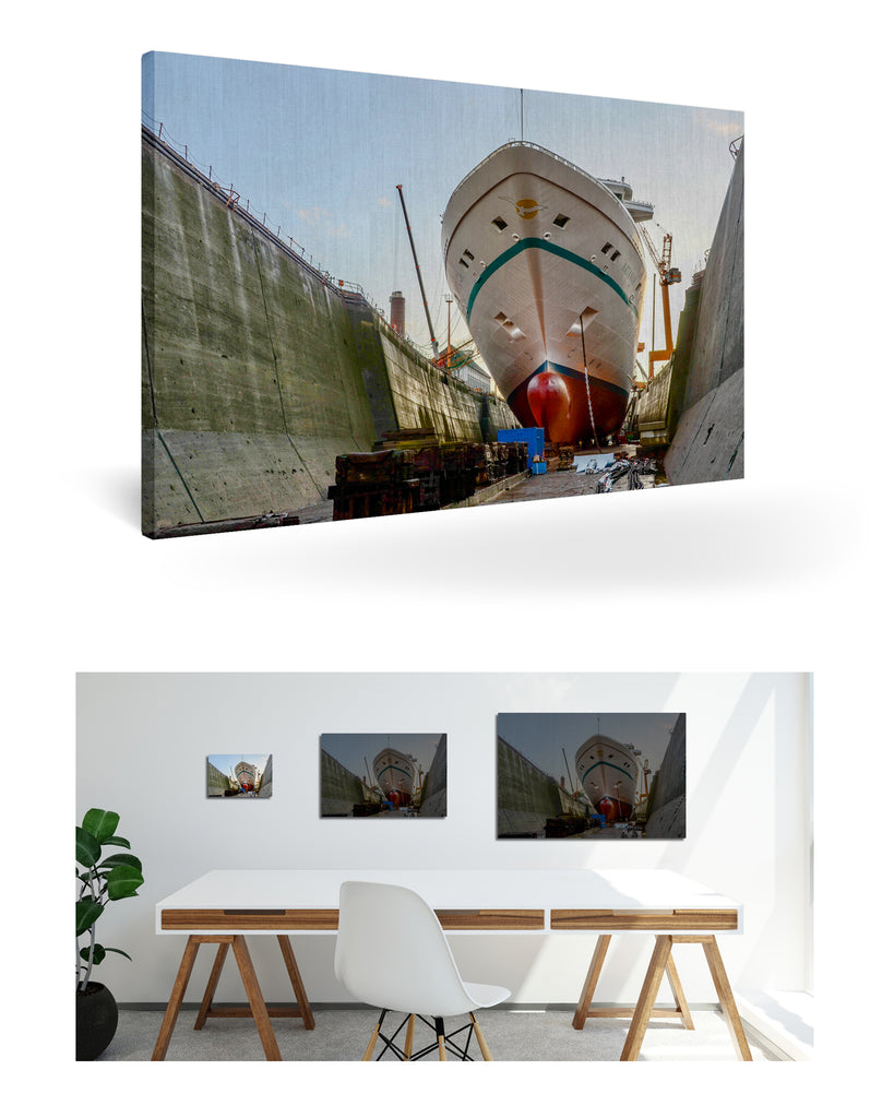 Bremerhaven, Deutschland mit MS Artania