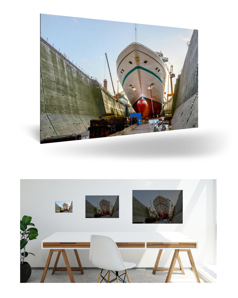 Bremerhaven, Deutschland mit MS Artania