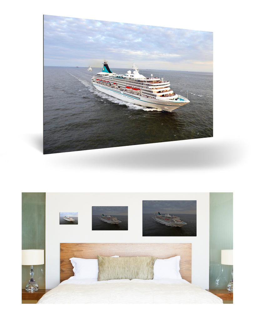 Bremerhaven, Deutschland mit MS Artania