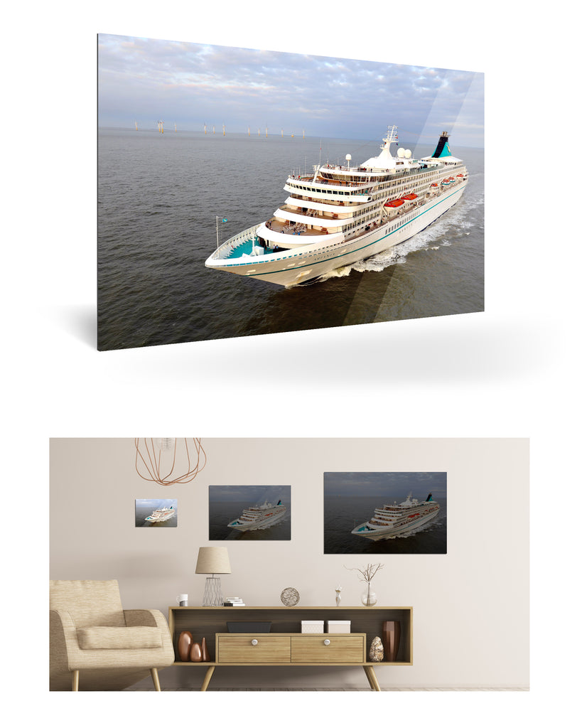 Bremerhaven, Deutschland mit MS Artania