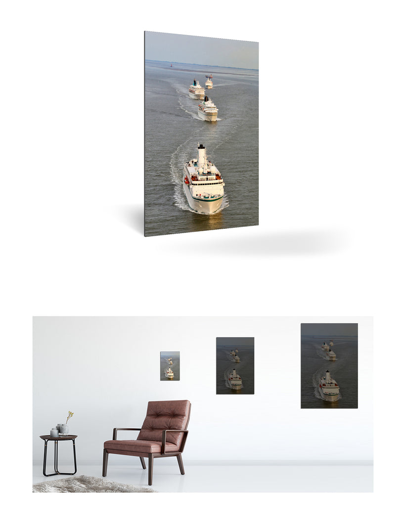 Bremerhaven, Deutschland mit Phoenix Reisen Flotte