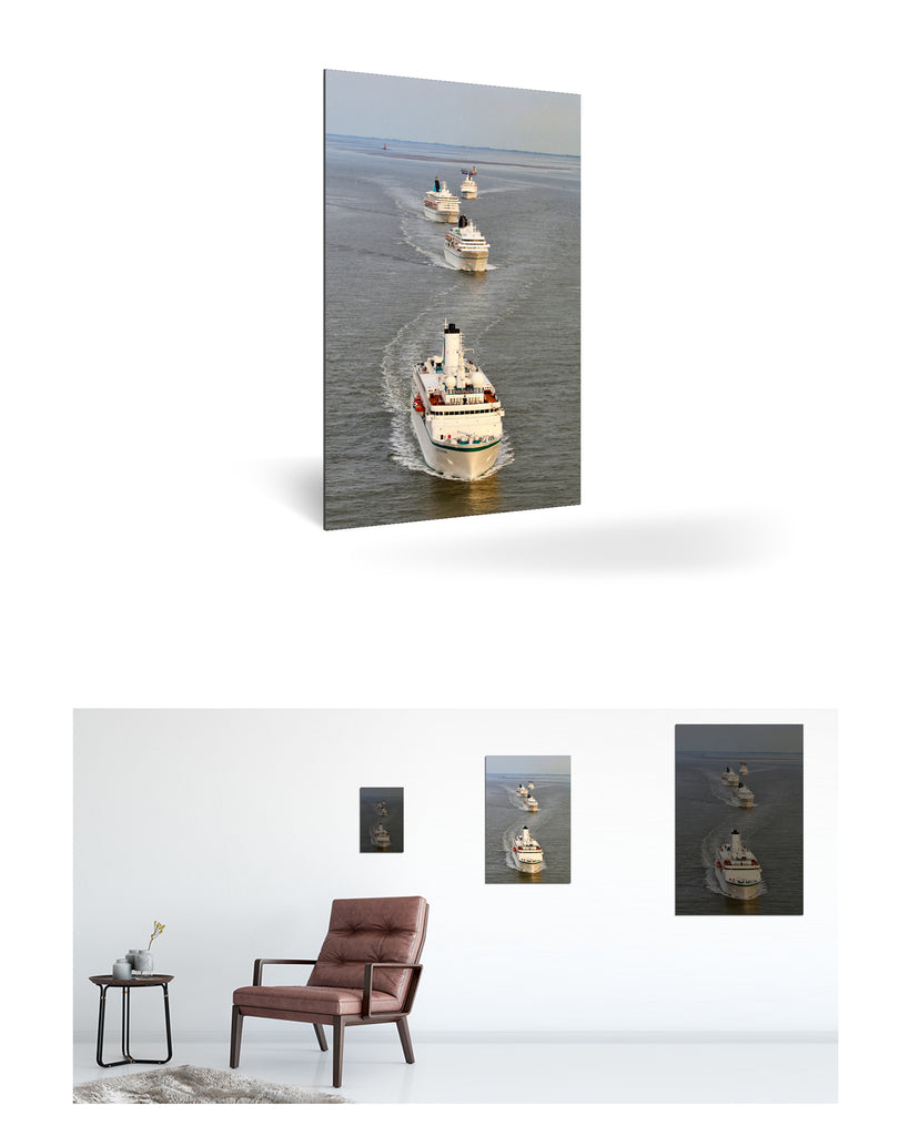 Bremerhaven, Deutschland mit Phoenix Reisen Flotte