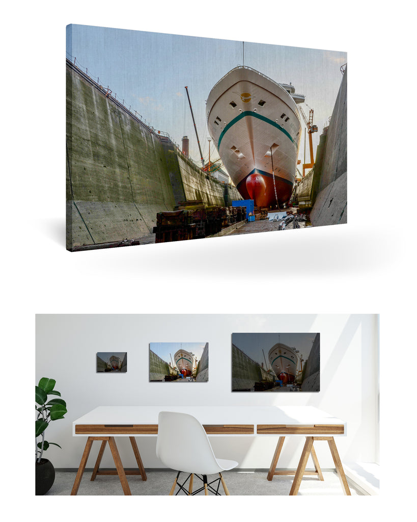 Bremerhaven, Deutschland mit MS Artania