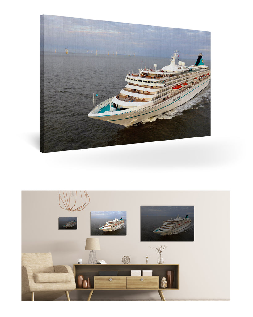 Bremerhaven, Deutschland mit MS Artania