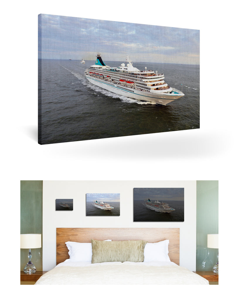 Bremerhaven, Deutschland mit MS Artania