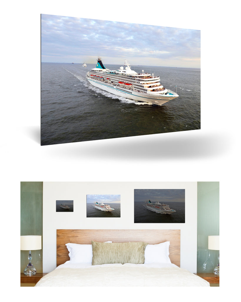 Bremerhaven, Deutschland mit MS Artania