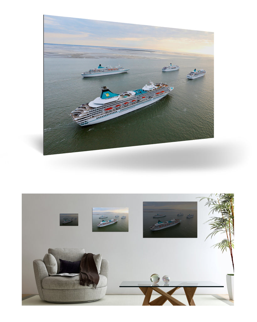 Bremerhaven, Deutschland mit Phoenix Reisen Flotte