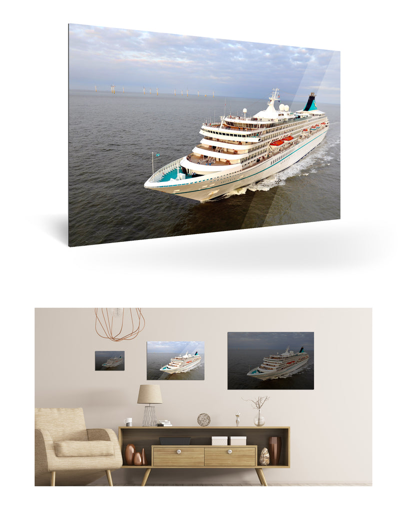 Bremerhaven, Deutschland mit MS Artania