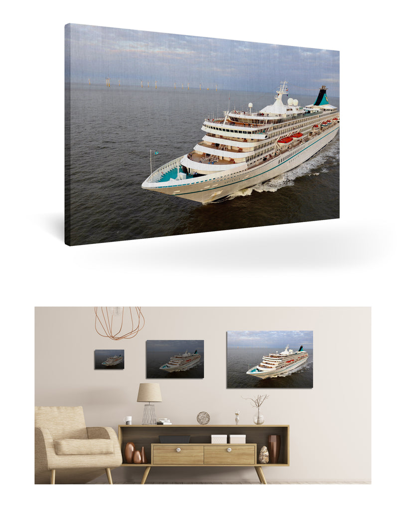 Bremerhaven, Deutschland mit MS Artania