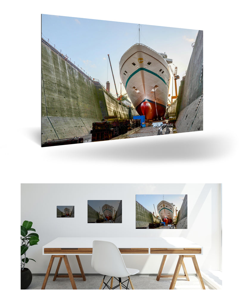 Bremerhaven, Deutschland mit MS Artania