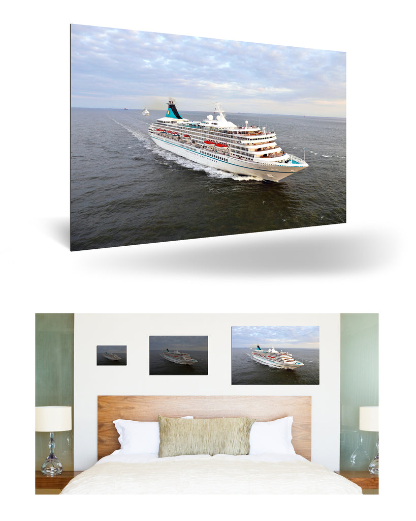 Bremerhaven, Deutschland mit MS Artania