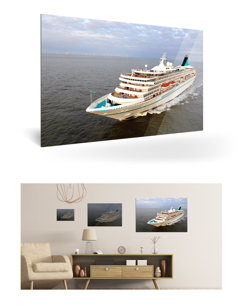 Bremerhaven, Deutschland mit MS Artania