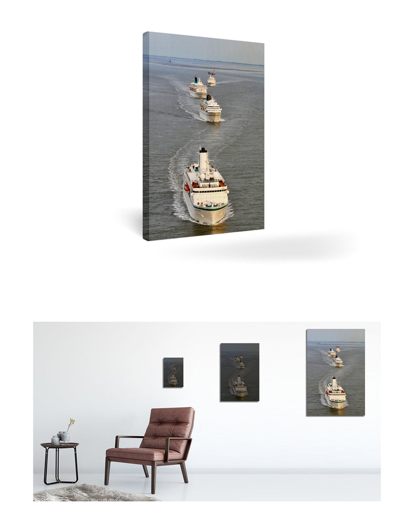 Bremerhaven, Deutschland mit Phoenix Reisen Flotte