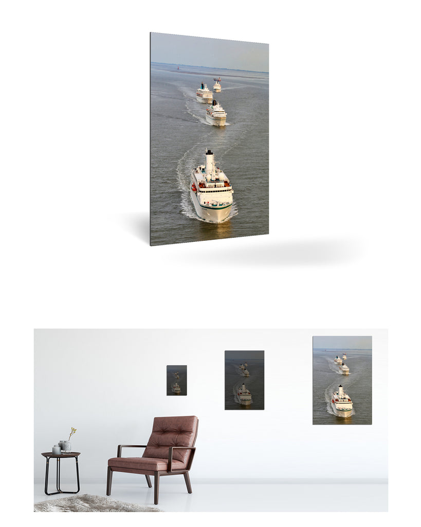 Bremerhaven, Deutschland mit Phoenix Reisen Flotte