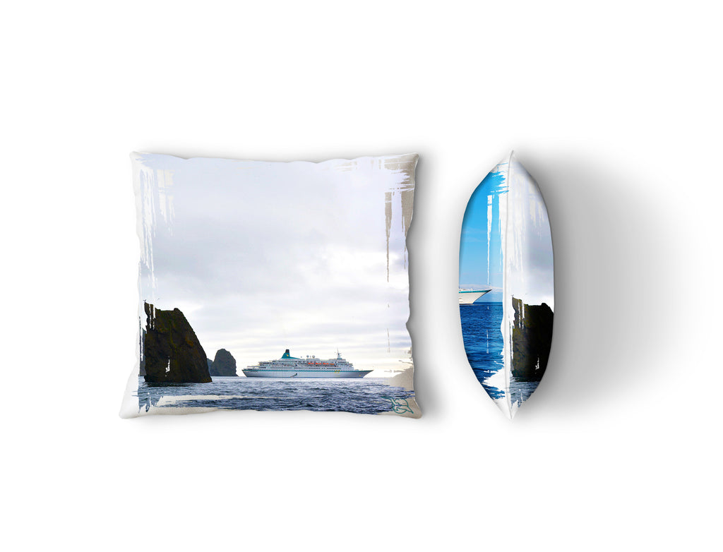 MS Albatros _ Heimaey, Island