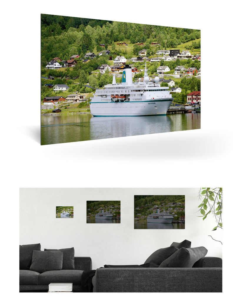 Olden, Norwegen mit MS Deutschland