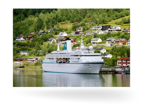 Olden, Norwegen mit MS Deutschland
